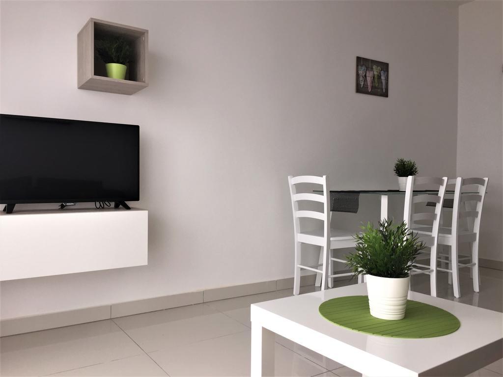Apartmani Orhideja Раб Екстериор снимка