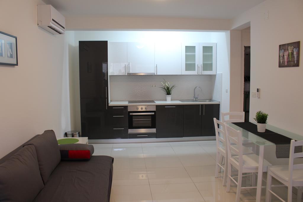 Apartmani Orhideja Раб Екстериор снимка