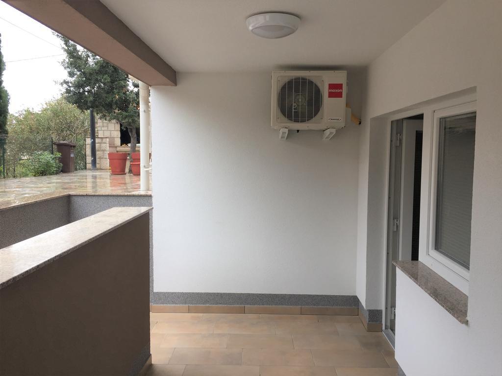 Apartmani Orhideja Раб Екстериор снимка