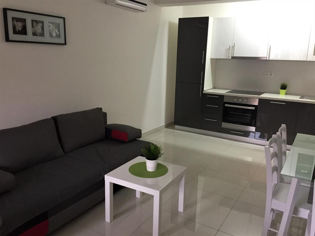 Apartmani Orhideja Раб Екстериор снимка